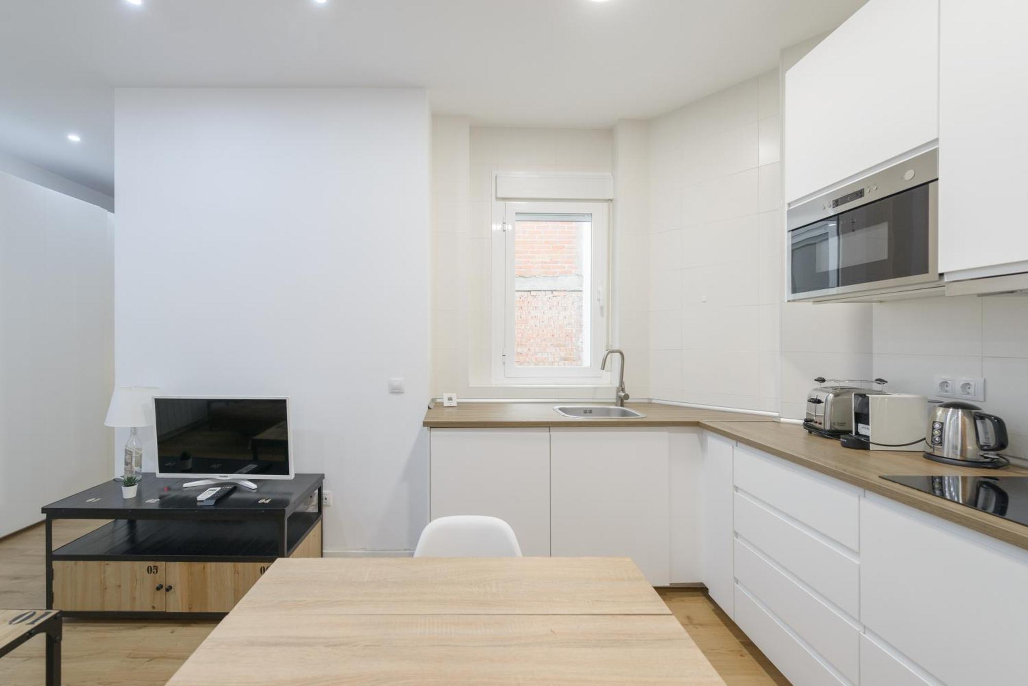 Apartmán Avila Calle, Precioso Estudio En Santiago Bernabeu-Estrecho En Segundo Piso Sin Ascensor Madrid Exteriér fotografie